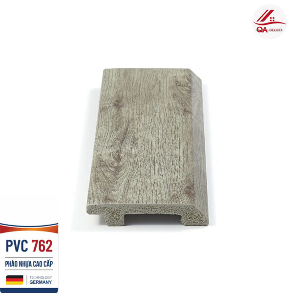 len-chan-tuong-pvc-762