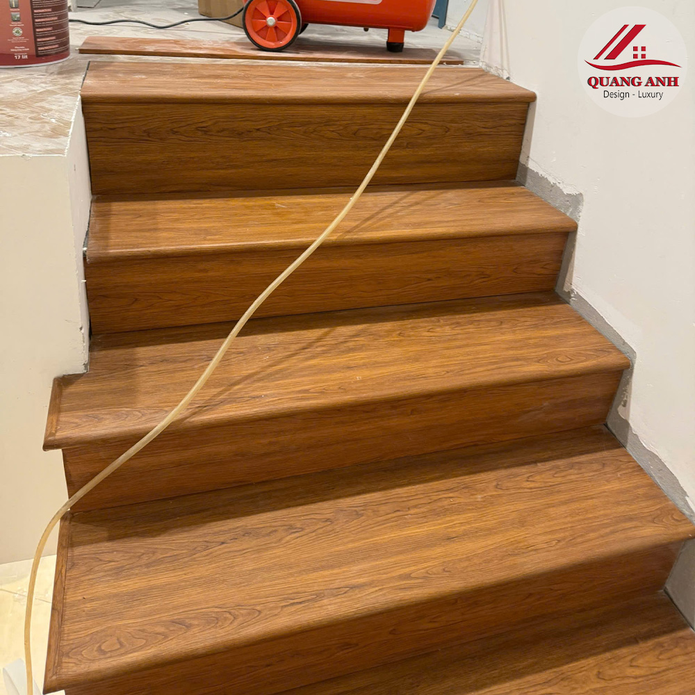 mặt bậc cầu thang